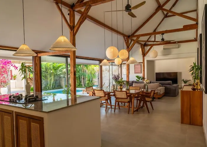 Designer 4br With Pool - Berawa - Umalas Villa