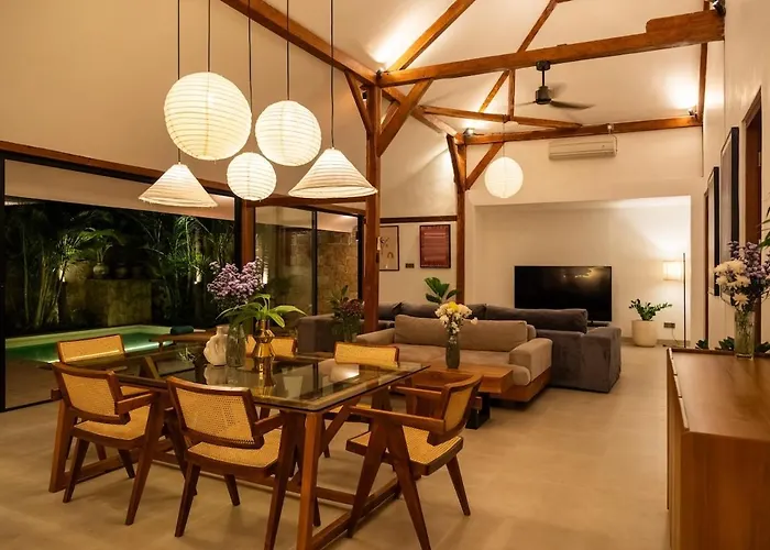 Designer 4br With Pool - Berawa - Umalas Villa