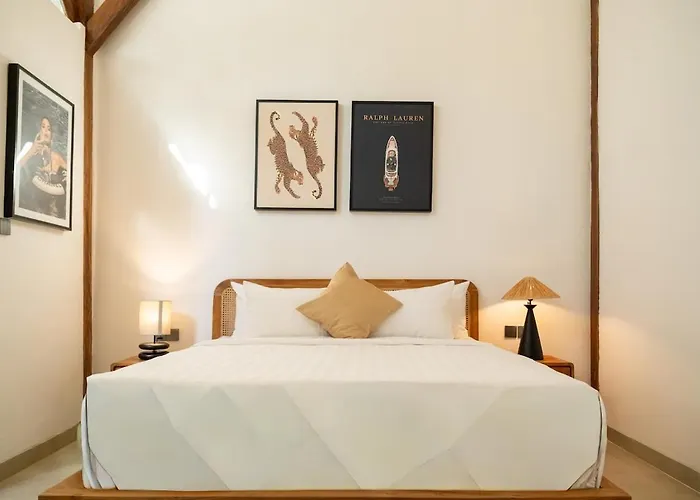 Designer 4br With Pool - Berawa - Umalas Villa