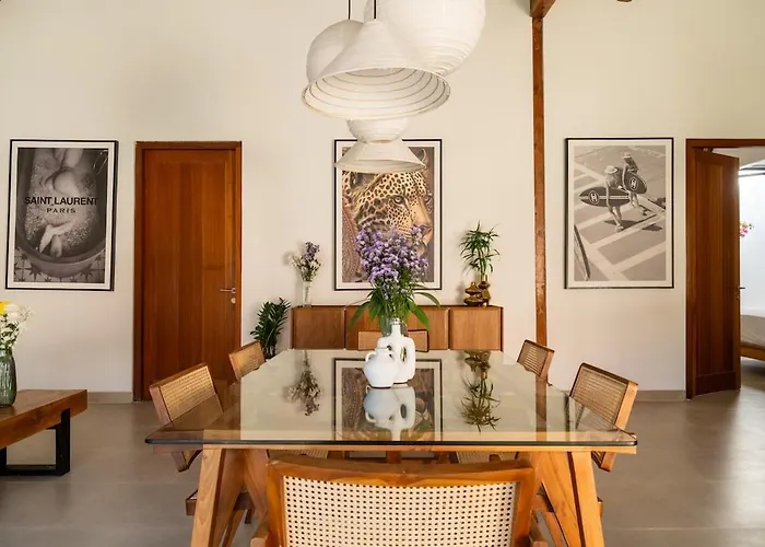 Designer 4br With Pool - Berawa - Umalas Villa *