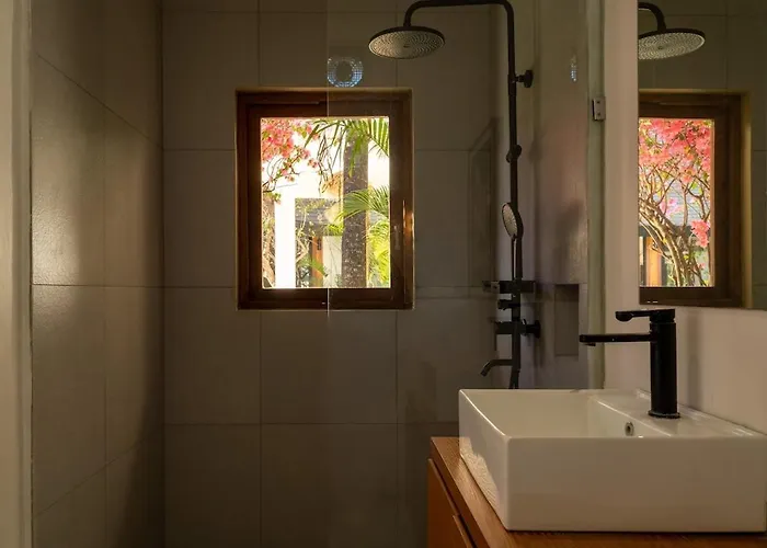 Designer 4br With Pool - Berawa - Umalas *